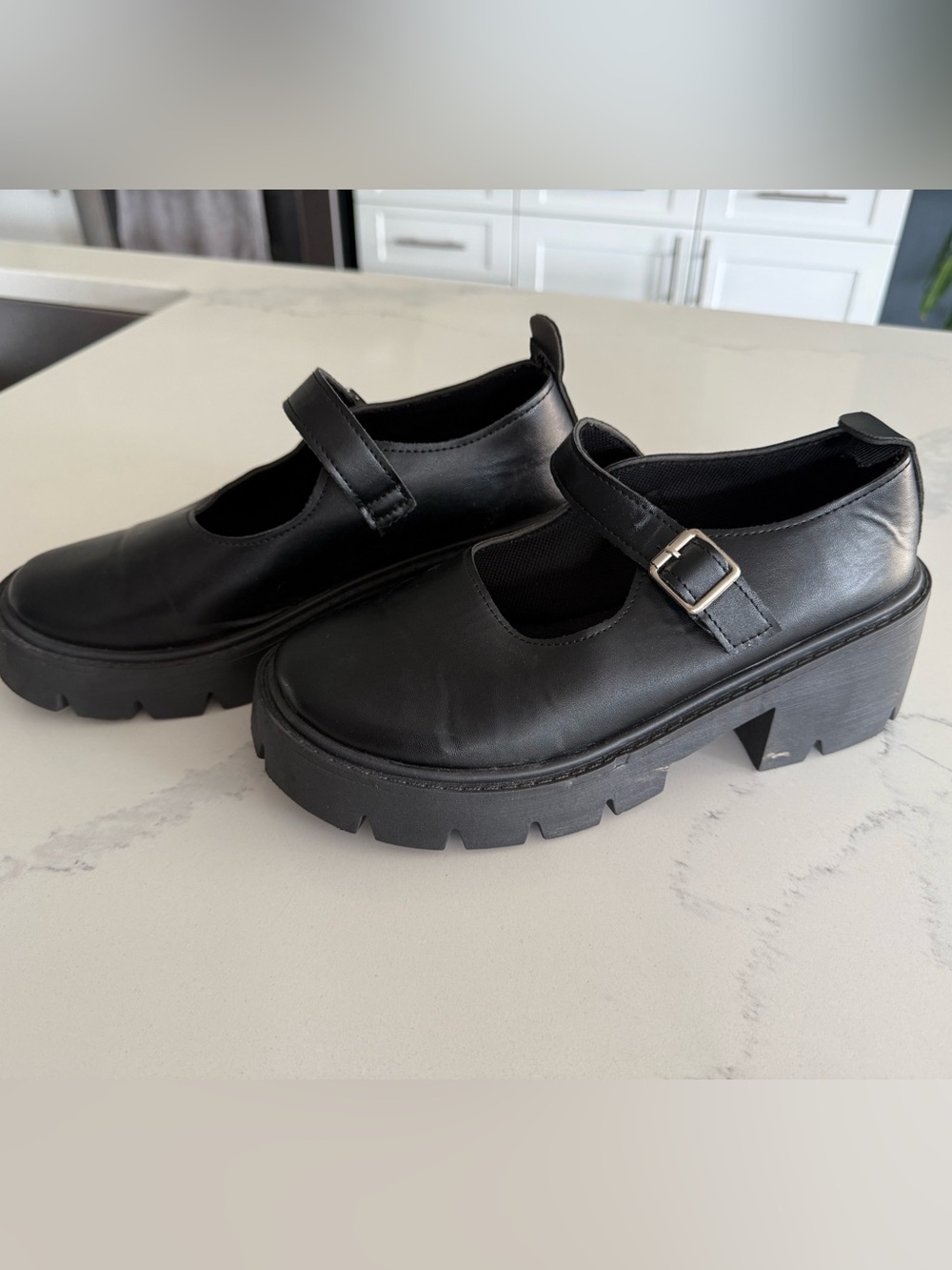UNBRANDED MARY JANES 🤍
